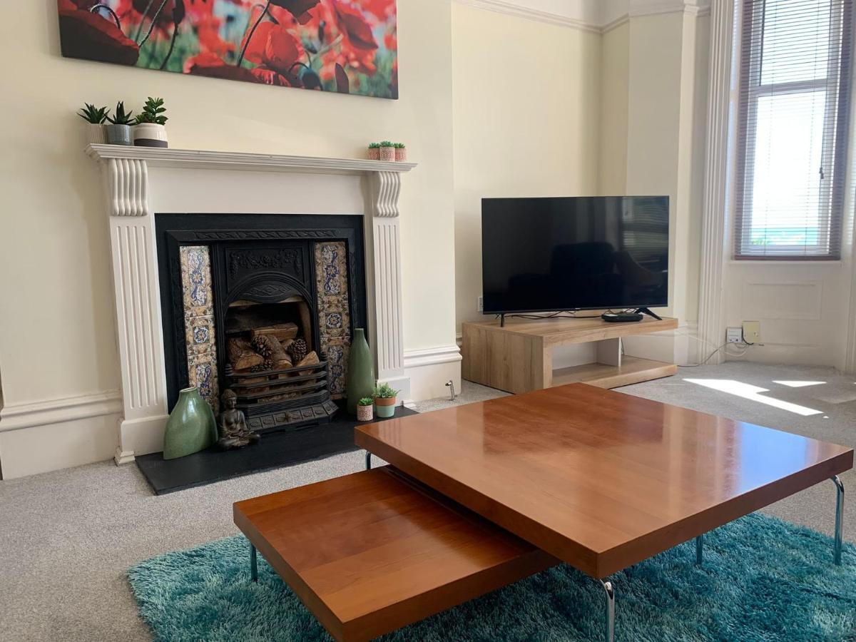 Beachfront Apartment With Bbq Sun Deck Bournemouth Ngoại thất bức ảnh