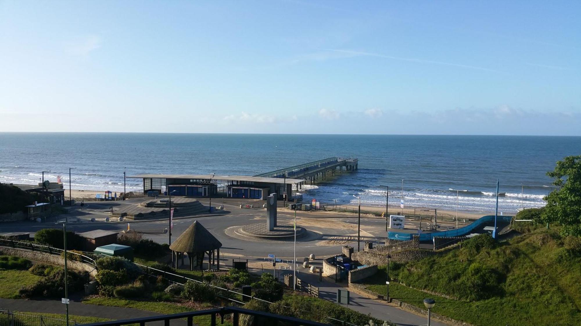 Beachfront Apartment With Bbq Sun Deck Bournemouth Ngoại thất bức ảnh